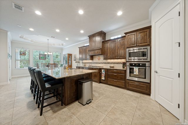 1406 Melanie Cir, San Antonio, TX 78258