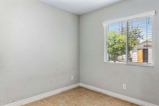 5320 E THOMAS Road, Phoenix, AZ 85018