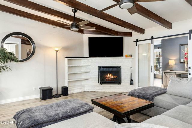 5320 E THOMAS Road, Phoenix, AZ 85018