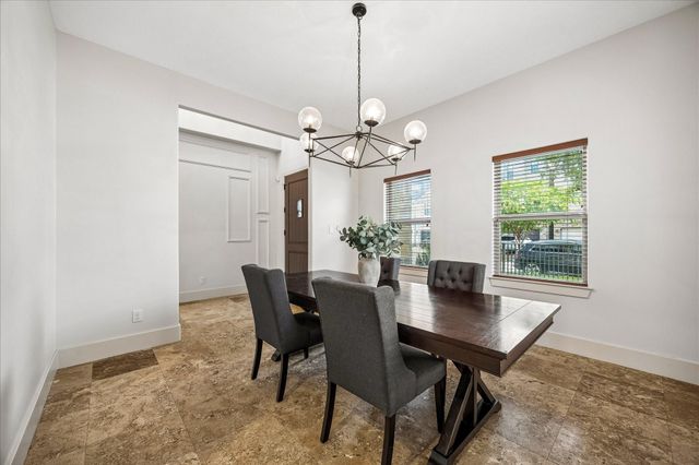 6010 Tyne Street, Houston, TX 77007