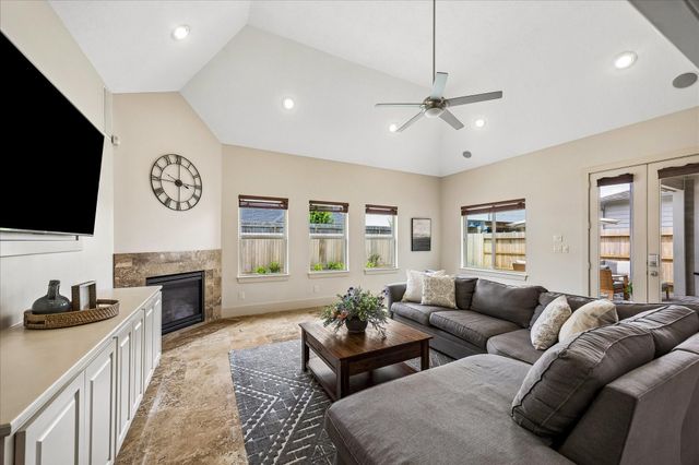 6010 Tyne Street, Houston, TX 77007