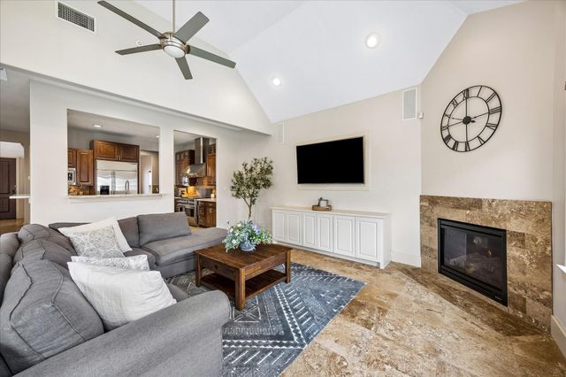 6010 Tyne Street, Houston, TX 77007
