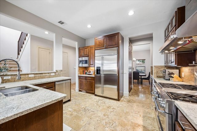6010 Tyne Street, Houston, TX 77007
