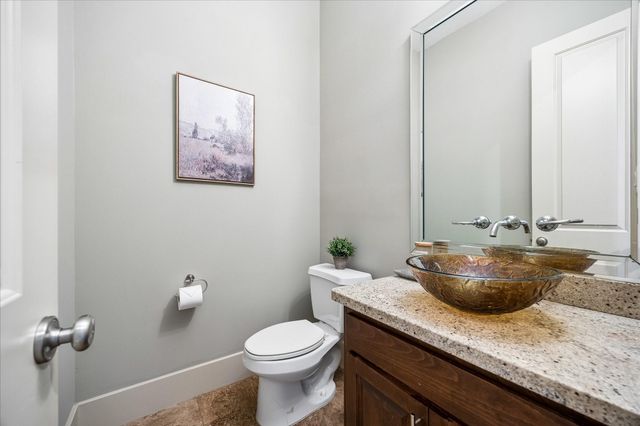 6010 Tyne Street, Houston, TX 77007