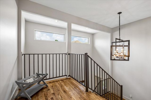 6010 Tyne Street, Houston, TX 77007