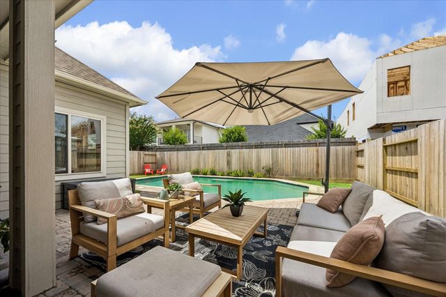 6010 Tyne Street, Houston, TX 77007