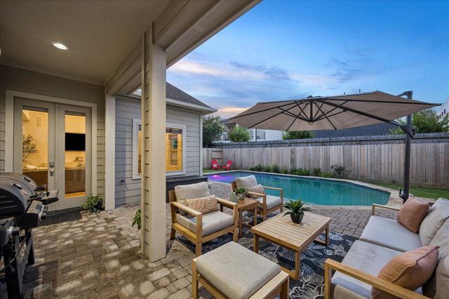 6010 Tyne Street, Houston, TX 77007