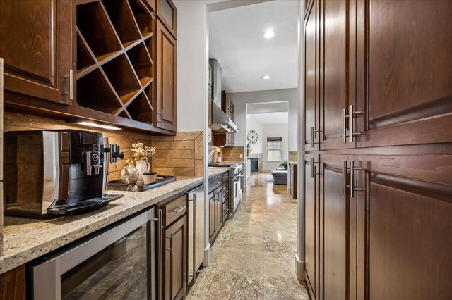 6010 Tyne Street, Houston, TX 77007
