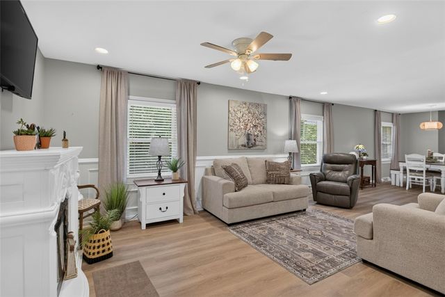 122 Player Lane, Westminster, SC 29693