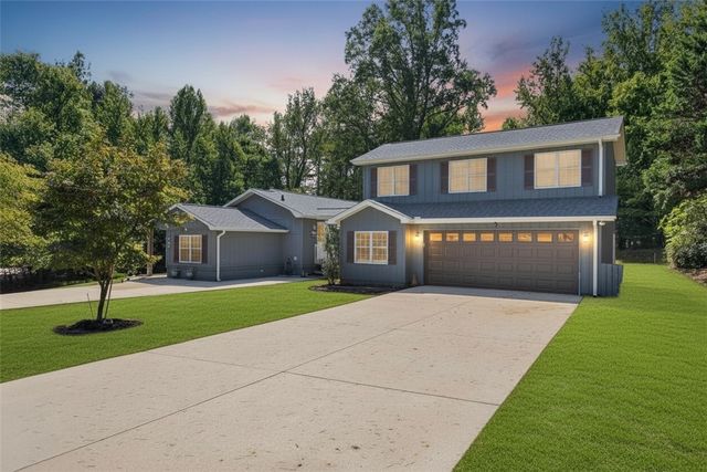 122 Player Lane, Westminster, SC 29693