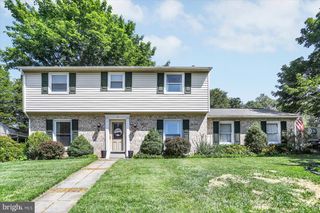 2 COVINGTON DR, Shrewsbury, PA 17361