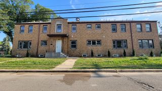 4000 Forest Avenue 2, Brookfield, IL 60513