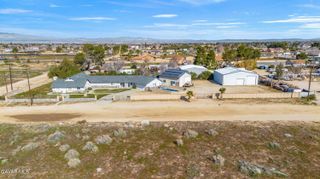 2051 W Avenue L8, Quartz Hill, CA 93536