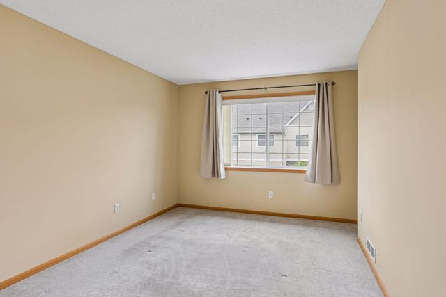 454 Willoughby Way W, Hopkins, MN 55305
