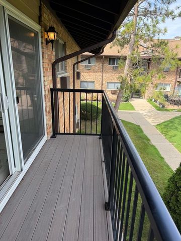 834 E Old Willow Road 216, Prospect Heights, IL 60070
