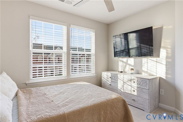 8216 Creekside Bluffs Ln, Mechanicsville, VA 23111