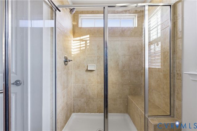 8216 Creekside Bluffs Ln, Mechanicsville, VA 23111