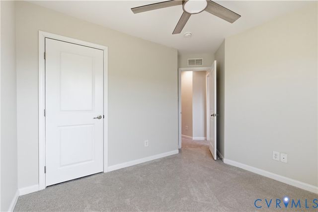 8216 Creekside Bluffs Ln, Mechanicsville, VA 23111