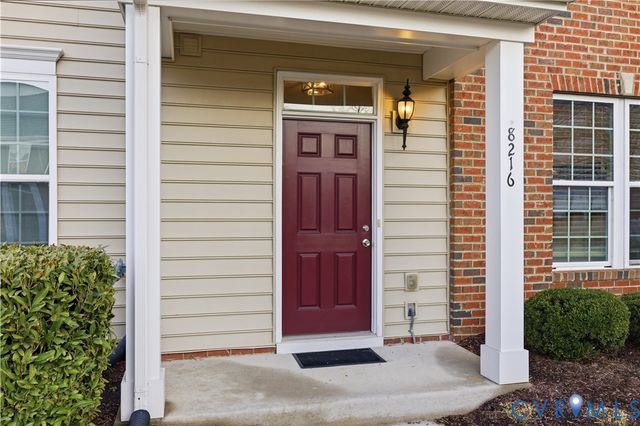 8216 Creekside Bluffs Ln, Mechanicsville, VA 23111