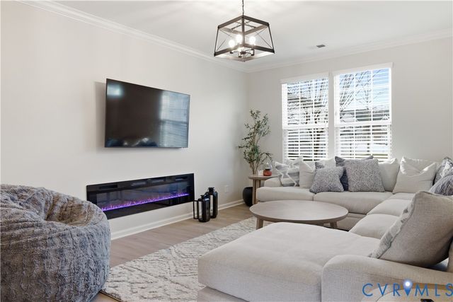 8216 Creekside Bluffs Ln, Mechanicsville, VA 23111