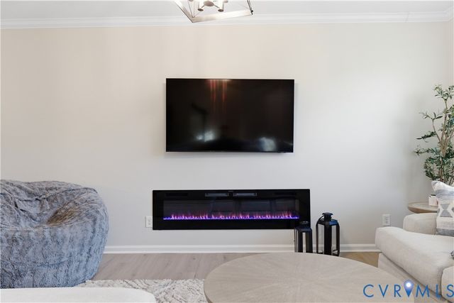 8216 Creekside Bluffs Ln, Mechanicsville, VA 23111