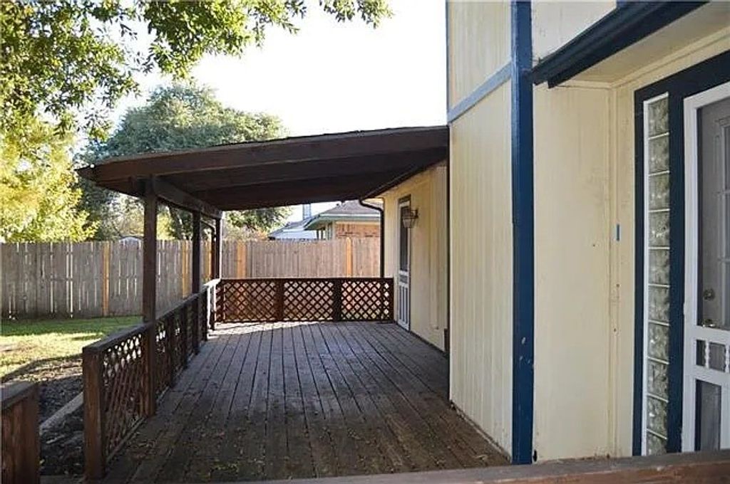 6401 Pilgrim Lane, Arlington, TX 76002 — photo 2