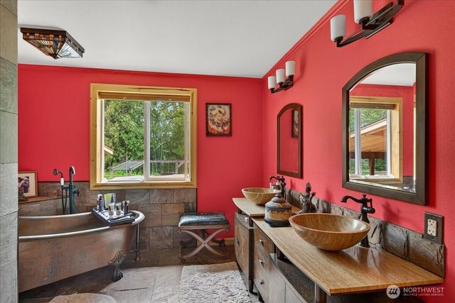20340 State Route 534, Mount Vernon, WA 98274