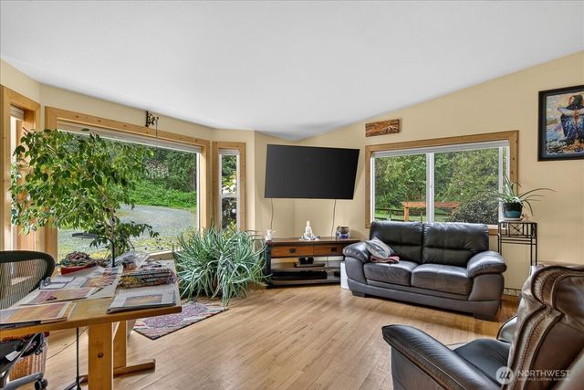 20340 State Route 534, Mount Vernon, WA 98274