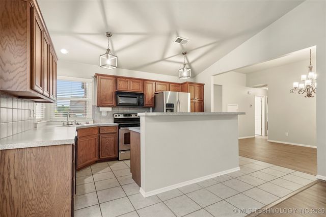 18717 E 50th Place S, Tulsa, OK 74134