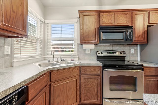 18717 E 50th Place S, Tulsa, OK 74134