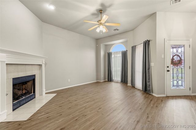 18717 E 50th Place S, Tulsa, OK 74134