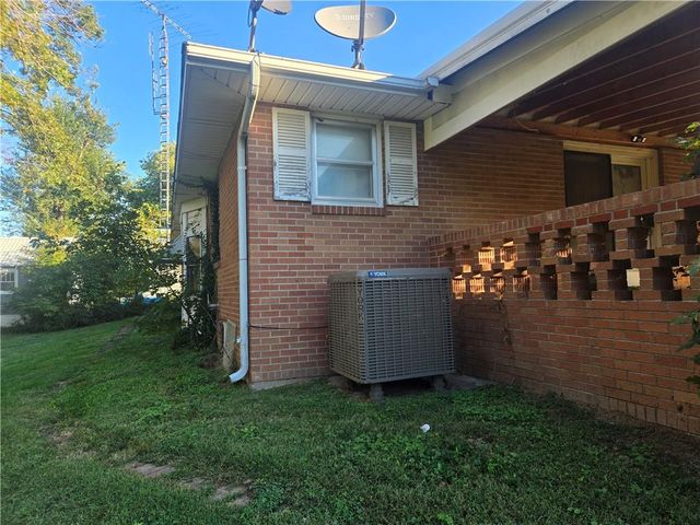 402 Jefferson Street, Waverly, MO 64096