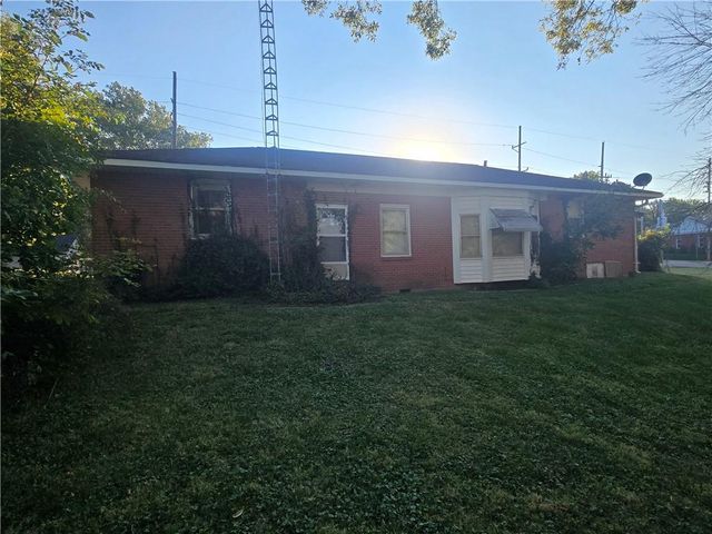 402 Jefferson Street, Waverly, MO 64096