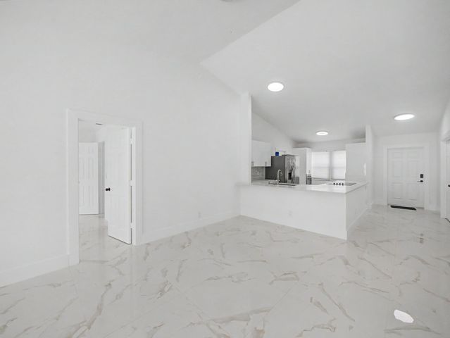8464 Lake Worth Court, Wellington, FL 33467