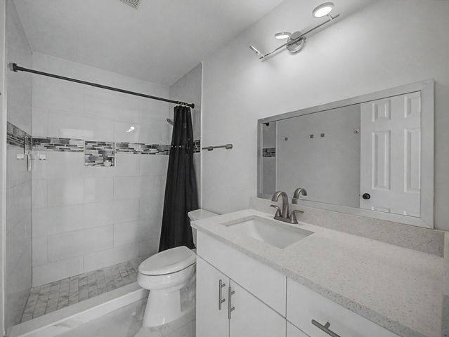 8464 Lake Worth Court, Wellington, FL 33467