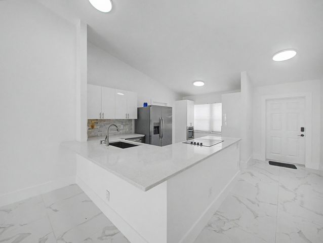 8464 Lake Worth Court, Wellington, FL 33467