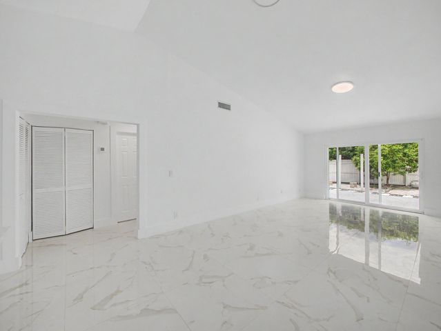 8464 Lake Worth Court, Wellington, FL 33467