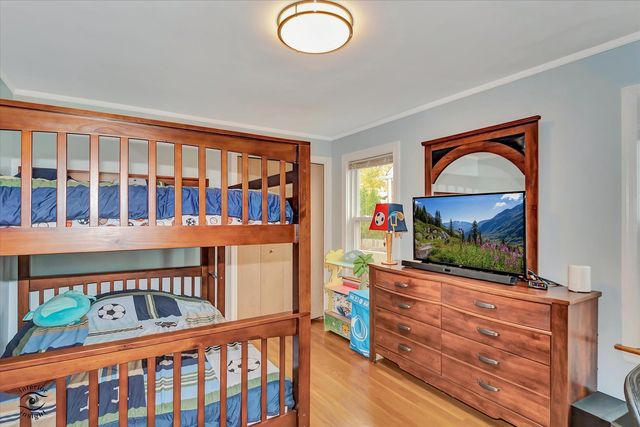 9521 S Sawyer Avenue, Evergreen Park, IL 60805