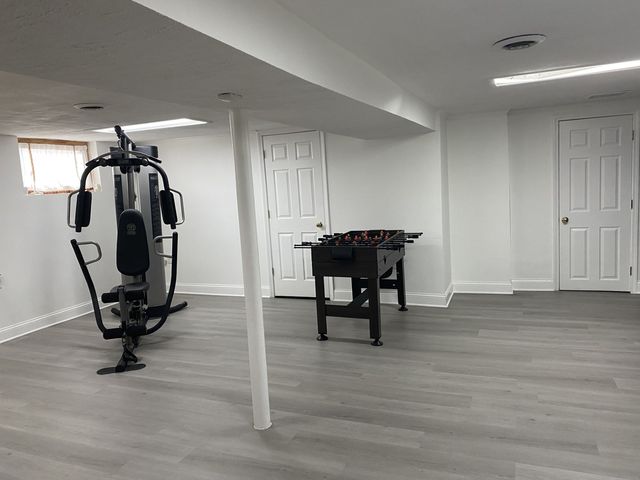 9521 S Sawyer Avenue, Evergreen Park, IL 60805