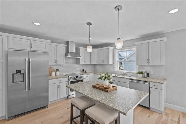 262-1 Midland Avenue, South Burlington, VT 05453