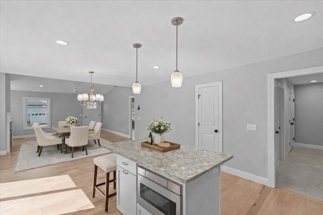 262-1 Midland Avenue, South Burlington, VT 05453