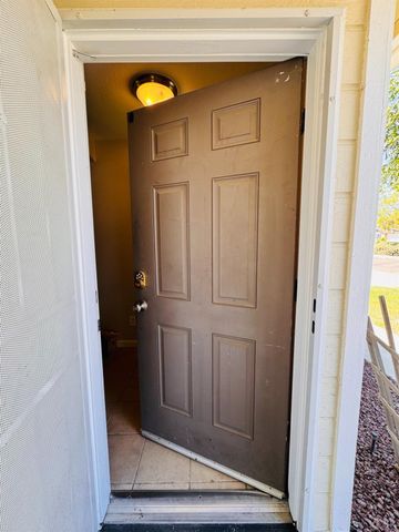 5824 E Kaviland Avenue, Fresno, CA 93727