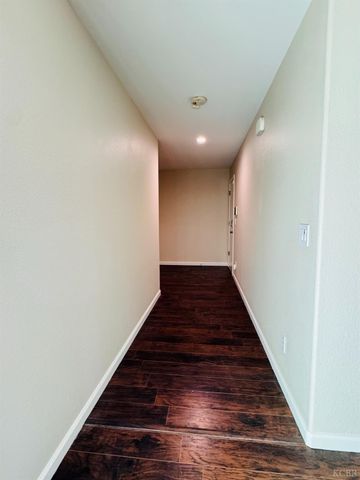 5824 E Kaviland Avenue, Fresno, CA 93727