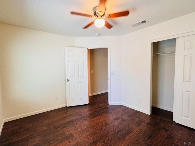 5824 E Kaviland Avenue, Fresno, CA 93727