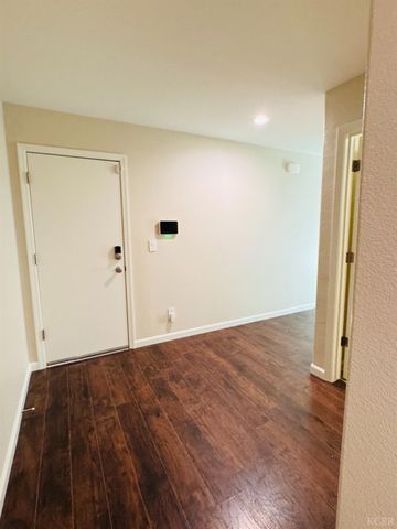 5824 E Kaviland Avenue, Fresno, CA 93727
