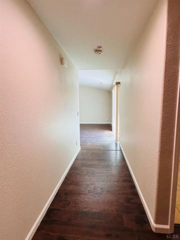 5824 E Kaviland Avenue, Fresno, CA 93727