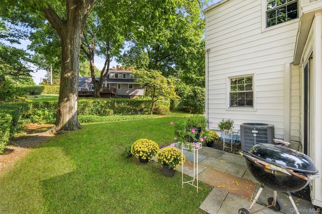 999 Knollwood Road, White Plains, NY 10603