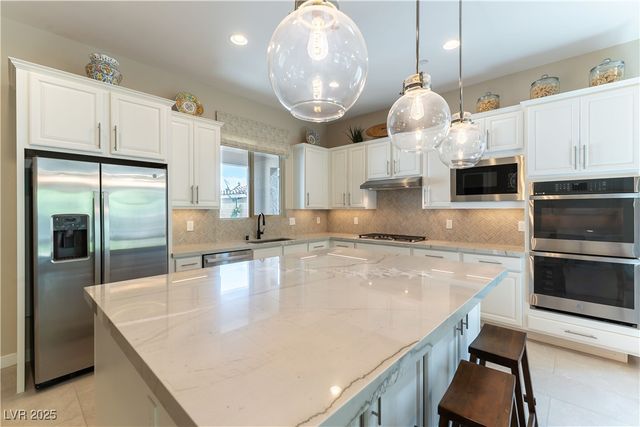 11659 Falcon Gorge Avenue, Las Vegas, NV 89138