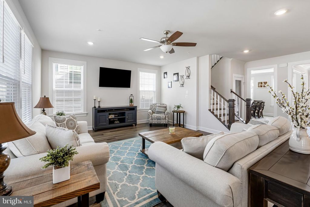 Image 12 of property listing at 15503 TWIN RIVER CIR, Bowie, MD 20716