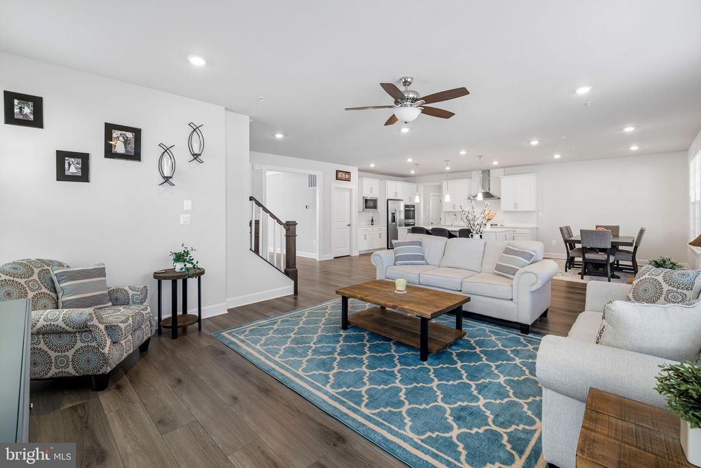 Image 13 of property listing at 15503 TWIN RIVER CIR, Bowie, MD 20716